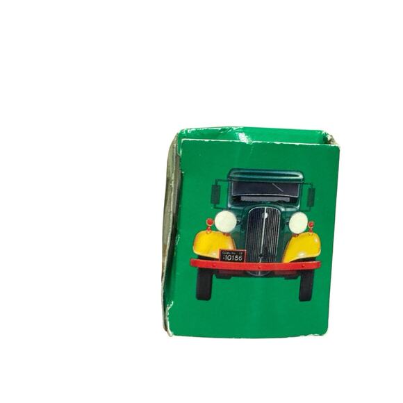 2000 Miniature Hess First Truck - Hess Tanker Truck - New In Box - Picture 3 of 6